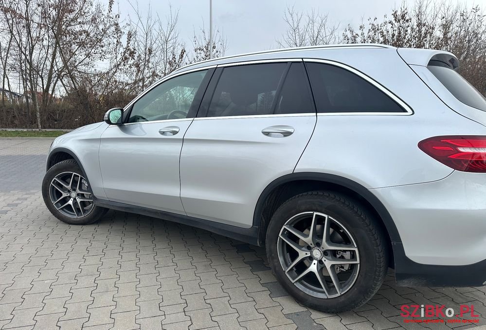 2016' Mercedes-Benz GLC photo #6