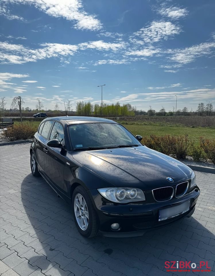 2005' BMW 1 Series photo #1