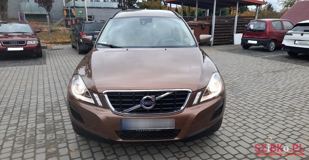 2011' Volvo Xc 60 D3 Momentum photo #6