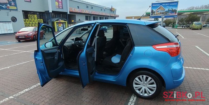 2008' Citroen C4 Picasso photo #5