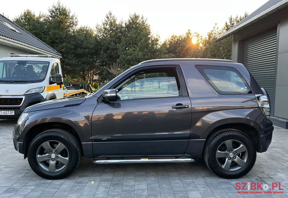 2009' Suzuki Grand Vitara photo #2