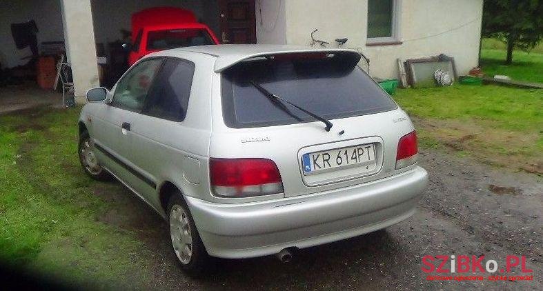 2001' Suzuki Baleno photo #2