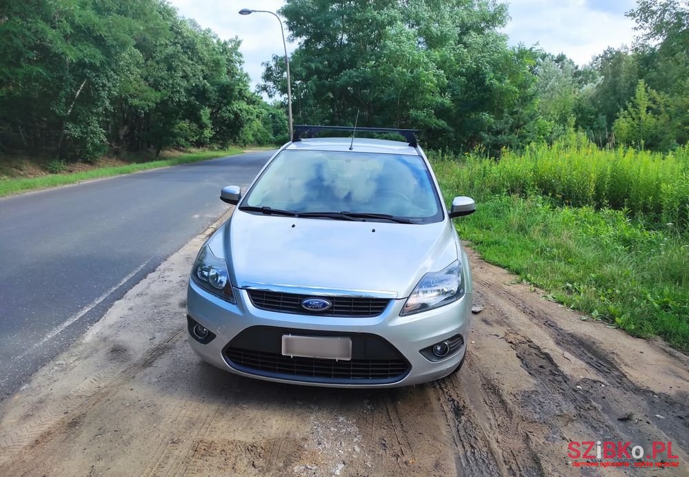 2010' Ford Focus 2.0 Trend photo #2