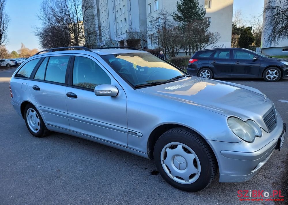 2002' Mercedes-Benz C-Class photo #1