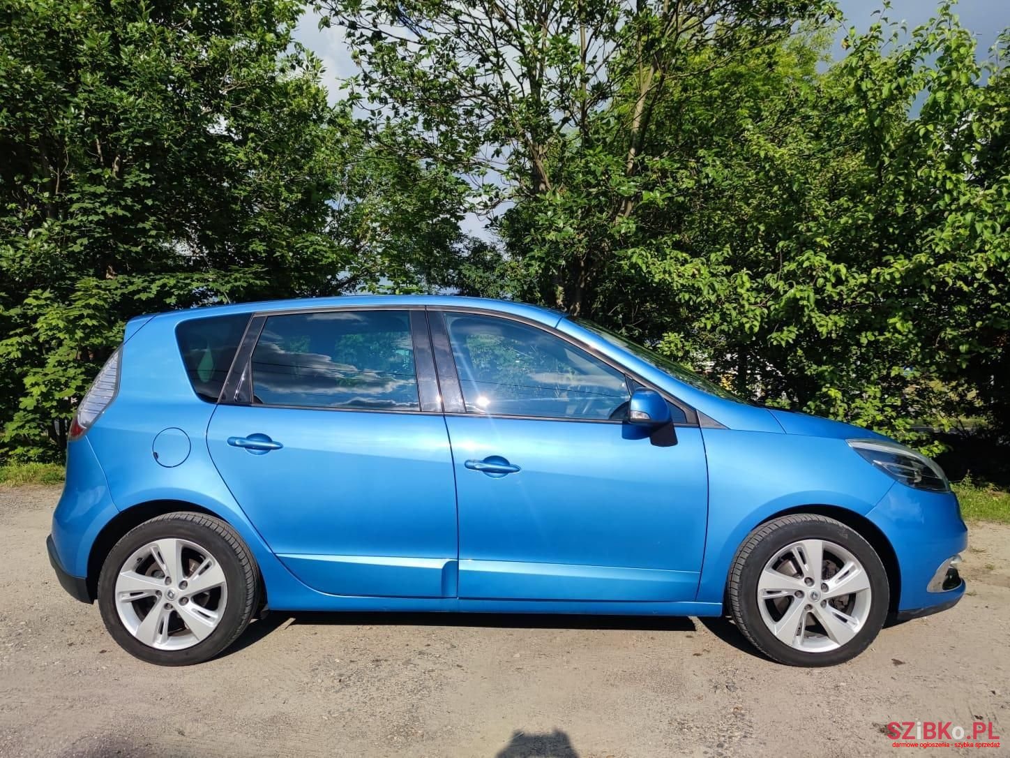 2012' Renault Scenic photo #3