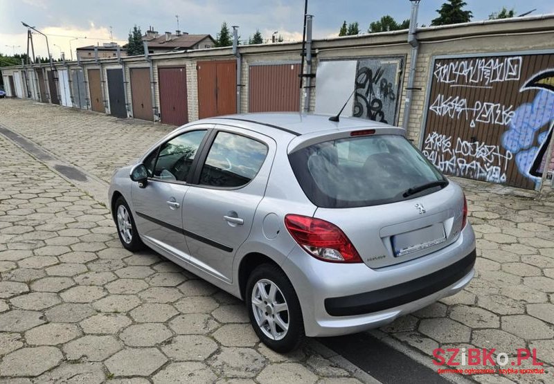 2010' Peugeot 207 1.4 16V Trendy photo #1