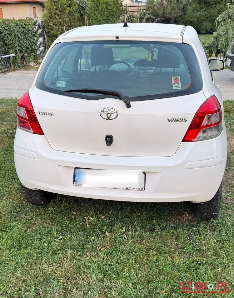 2011' Toyota Yaris 1.4 D-4D Active photo #4