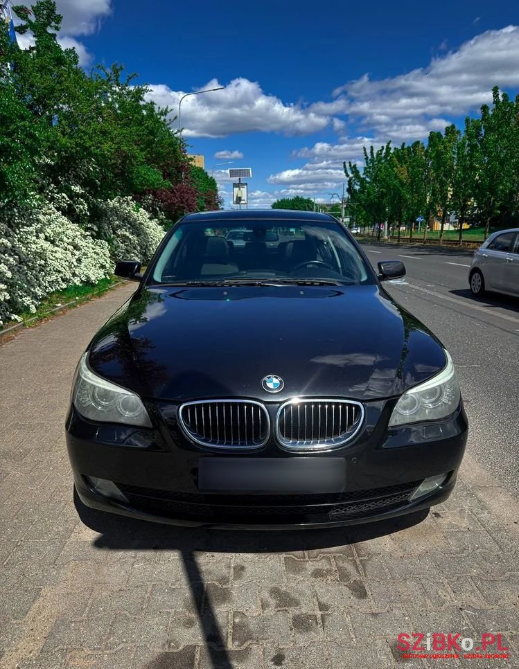 2008' BMW 5 Series 520D photo #4
