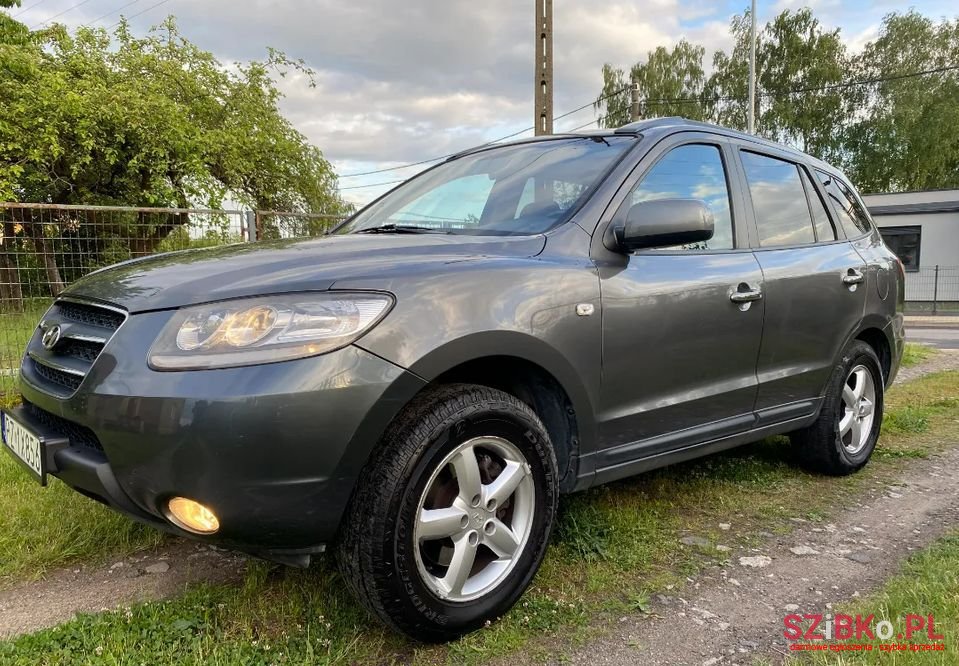 2009' Hyundai Santa Fe photo #3