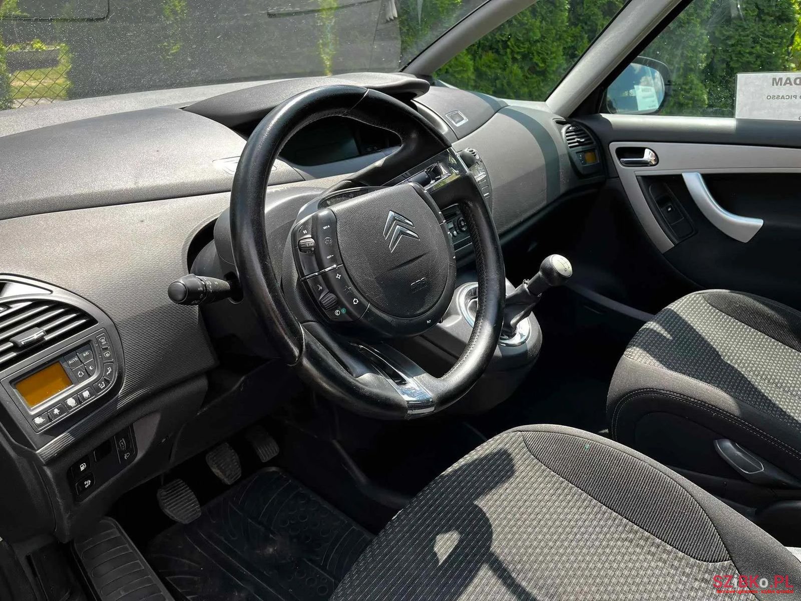 2009' Citroen C4 Grand Picasso photo #4