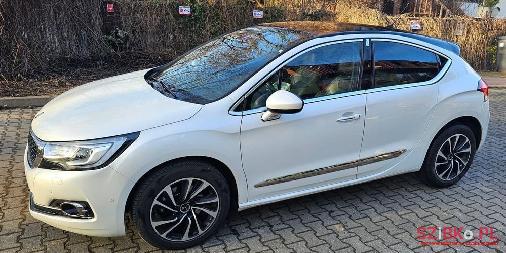 2017' DS Automobiles Ds4 photo #3