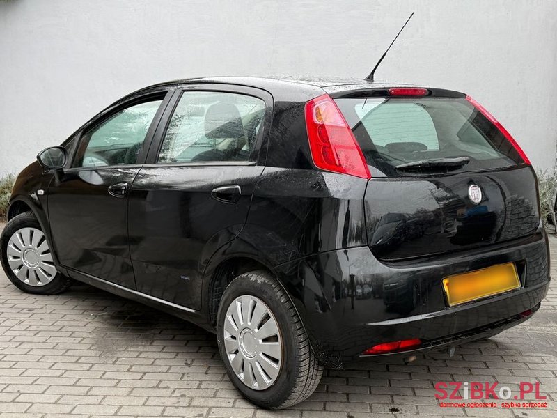 2009' Fiat Grande Punto photo #4