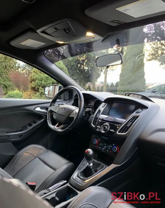 2017' Ford Focus photo #4