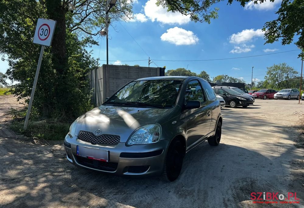 2004' Toyota Yaris 1.3 Terra Plus photo #1