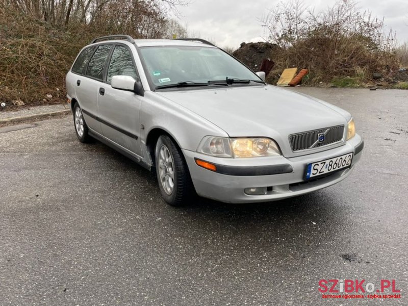 2001' Volvo V40 photo #4