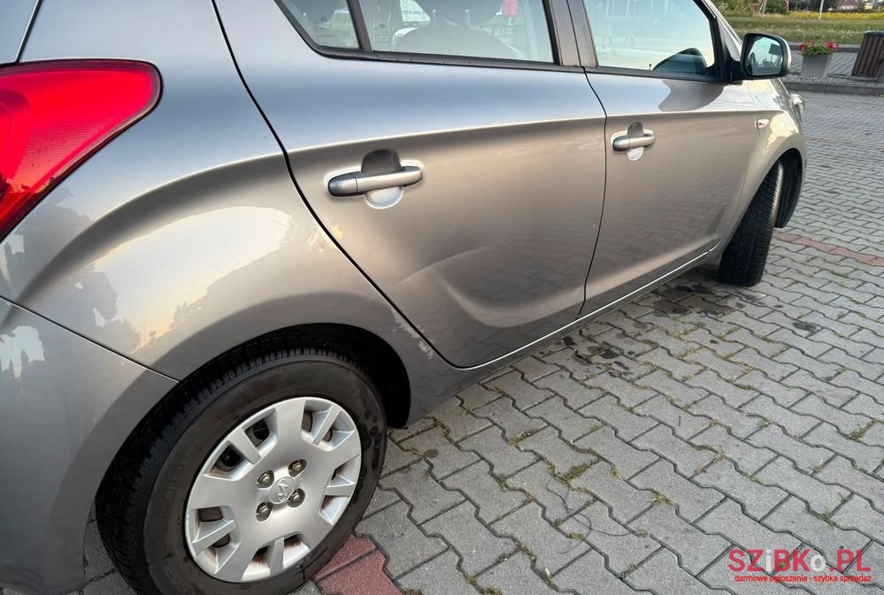 2012' Hyundai i20 1.25 Classic + photo #6