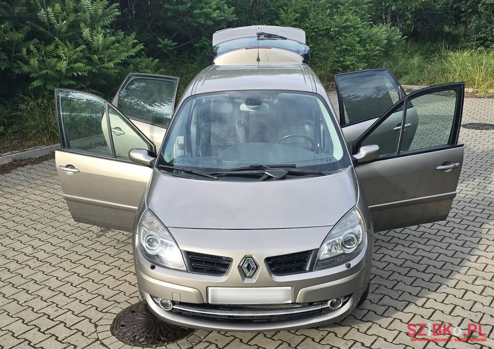 2008' Renault Scenic photo #1