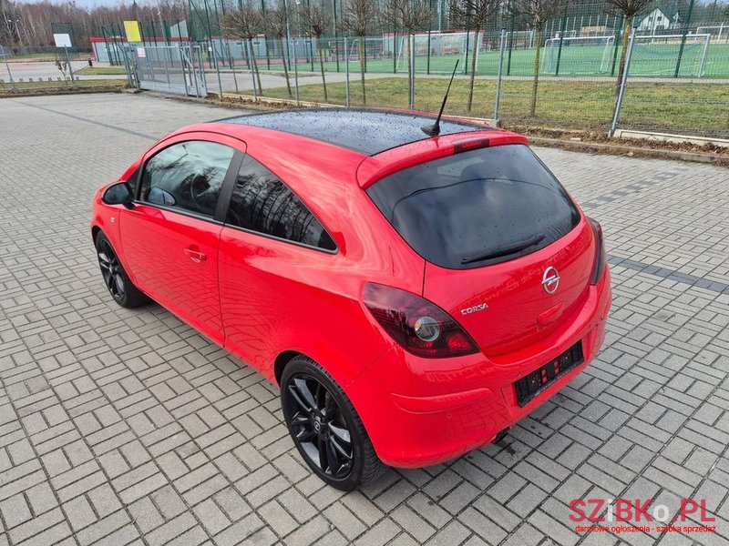 2011' Opel Corsa photo #2