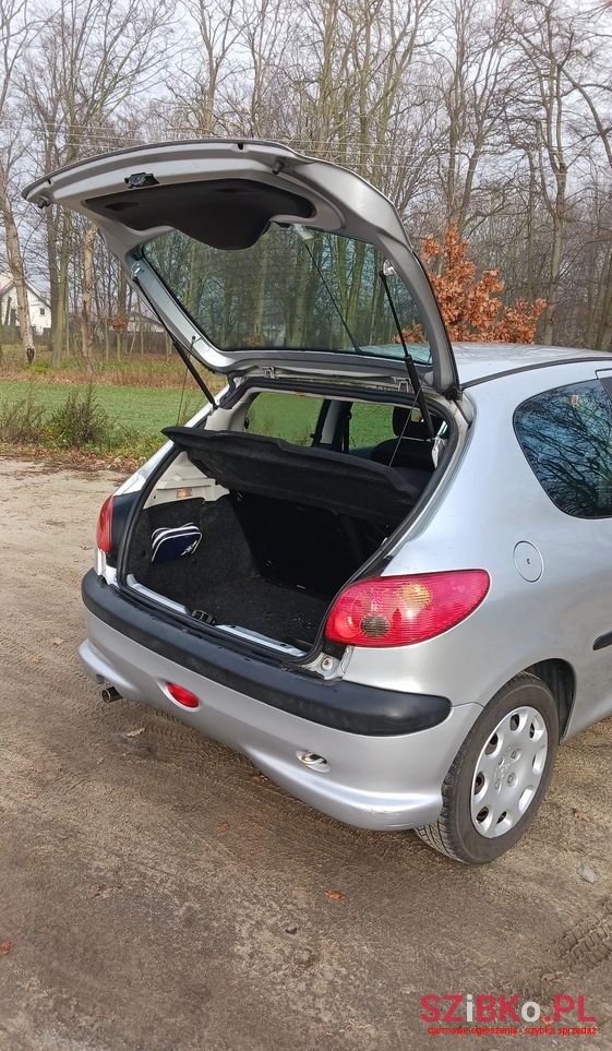 2009' Peugeot 206 photo #4