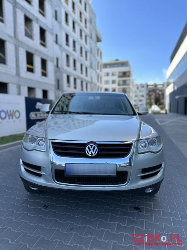 2008' Volkswagen Touareg photo #5