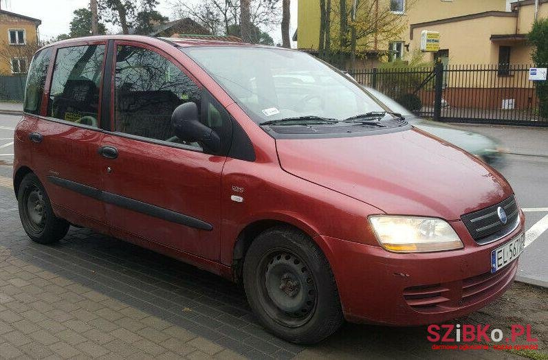 2005' Fiat Multipla photo #1
