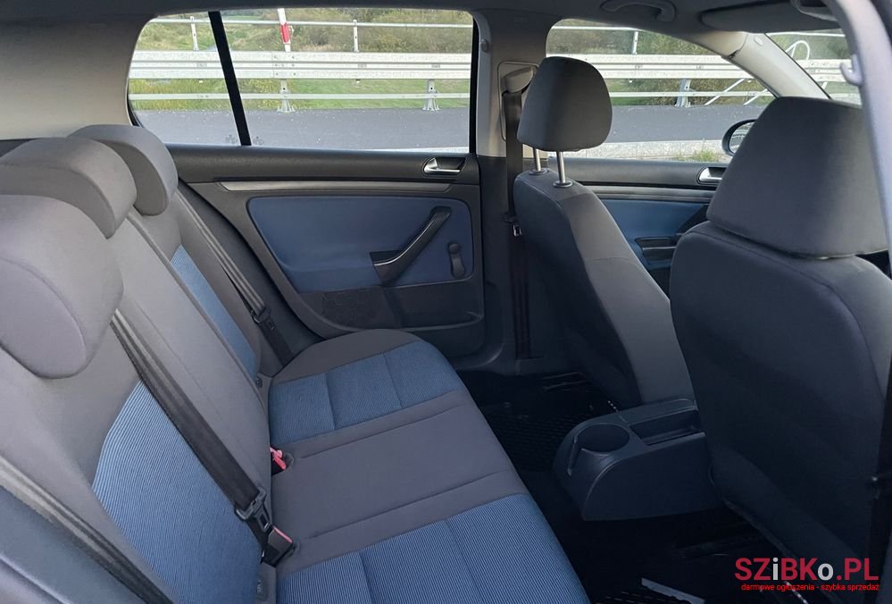 2007' Volkswagen Golf photo #6