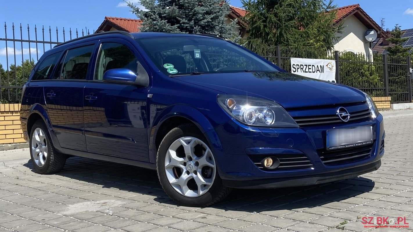 2005' Opel Astra photo #1