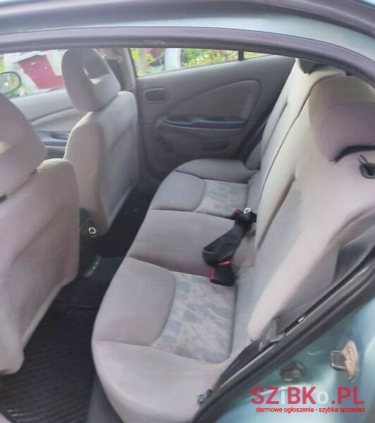 2001' Nissan Almera photo #3