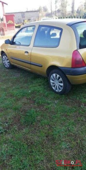 2000' Renault Clio photo #1