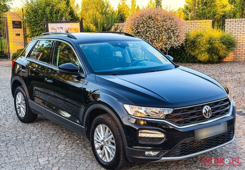 2018' Volkswagen T-Roc 1.5 Tsi Act Opf Sport photo #3
