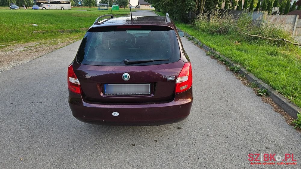 2010' Skoda Fabia 1.2 Tsi Classic photo #5