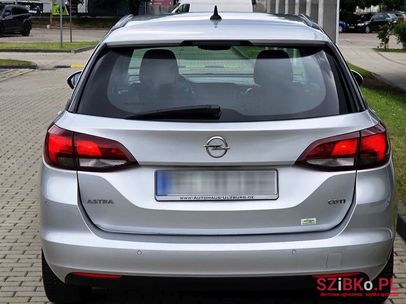 2016' Opel Astra photo #4