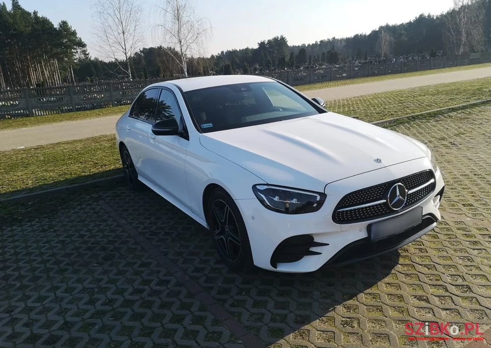 2022' Mercedes-Benz E-Class 220 D 4-Matic Amg photo #2