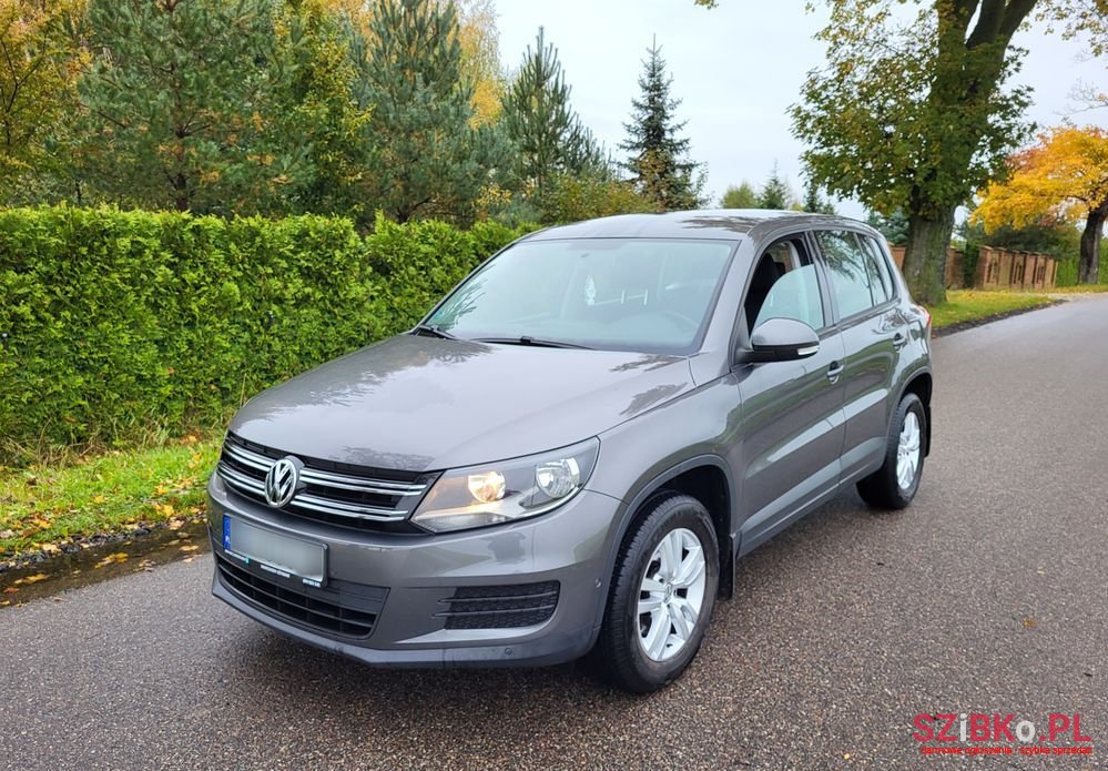 2011' Volkswagen Tiguan photo #1