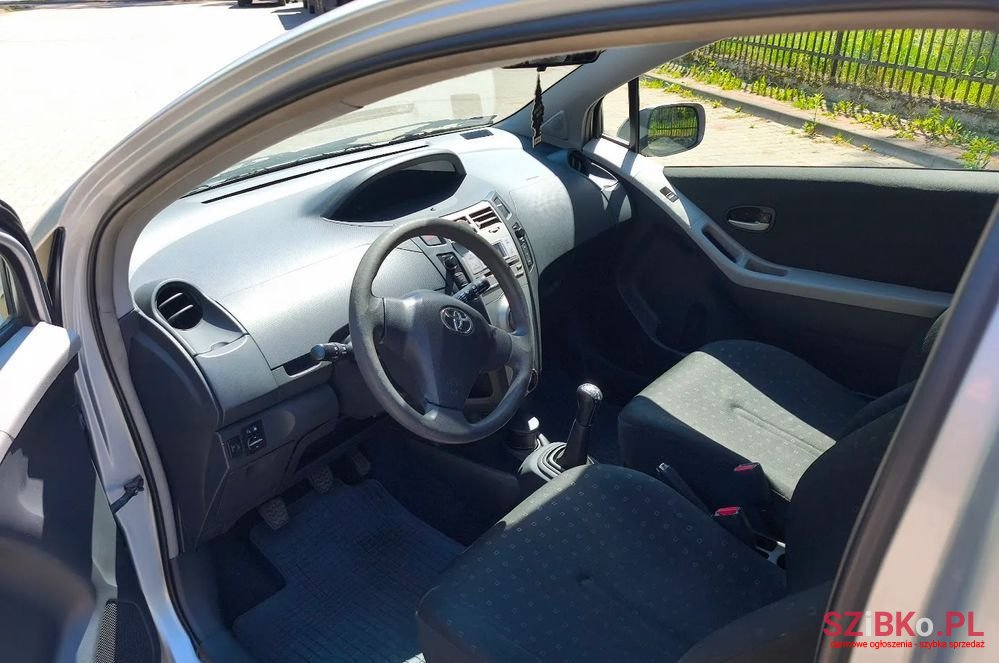 2006' Toyota Yaris 1.0 Luna photo #5