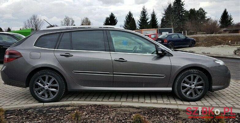 2010' Renault Laguna photo #1
