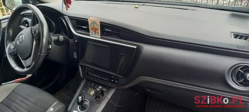 2018' Toyota Auris photo #4