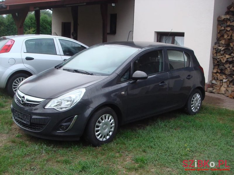 2013' Opel Corsa photo #1