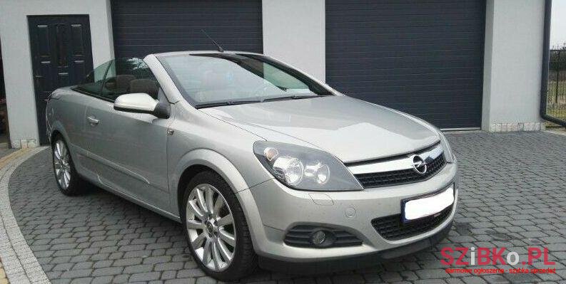 2006' Opel Astra photo #1