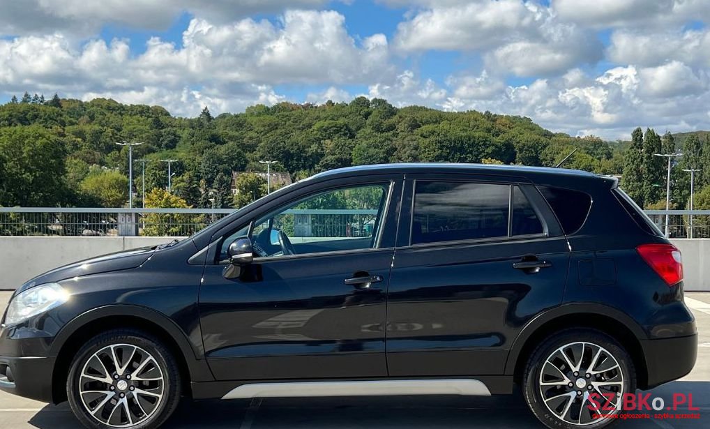 2014' Suzuki Sx4 S-Cross photo #2