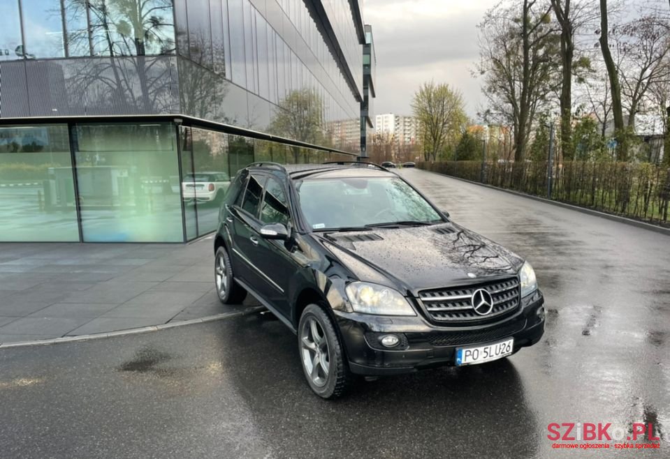 2008' Mercedes-Benz Ml photo #3