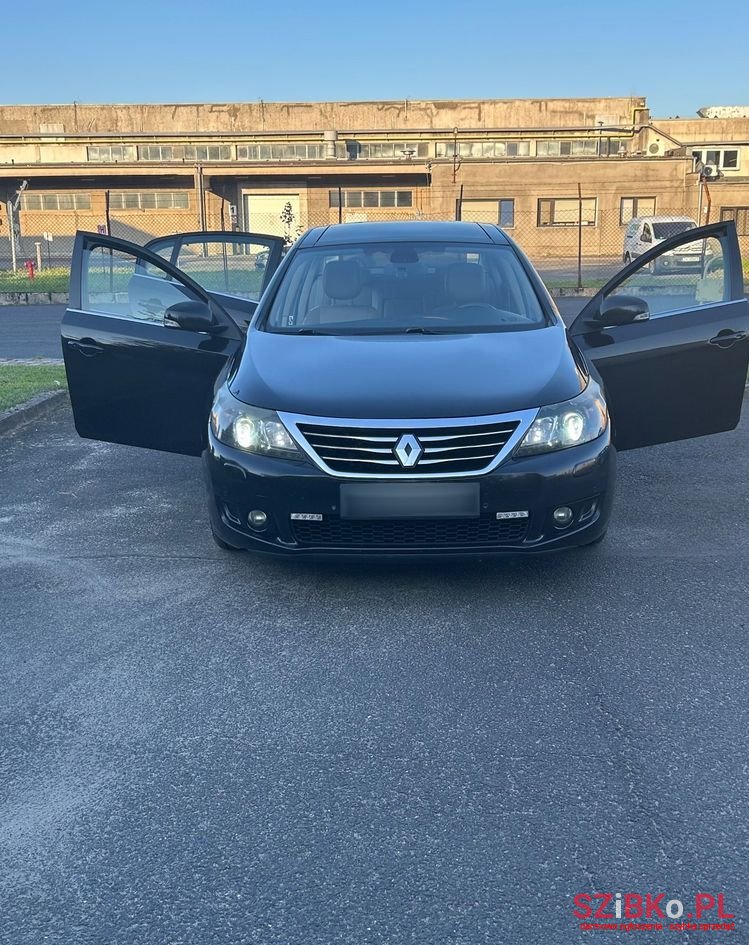 2011' Renault Latitude photo #4