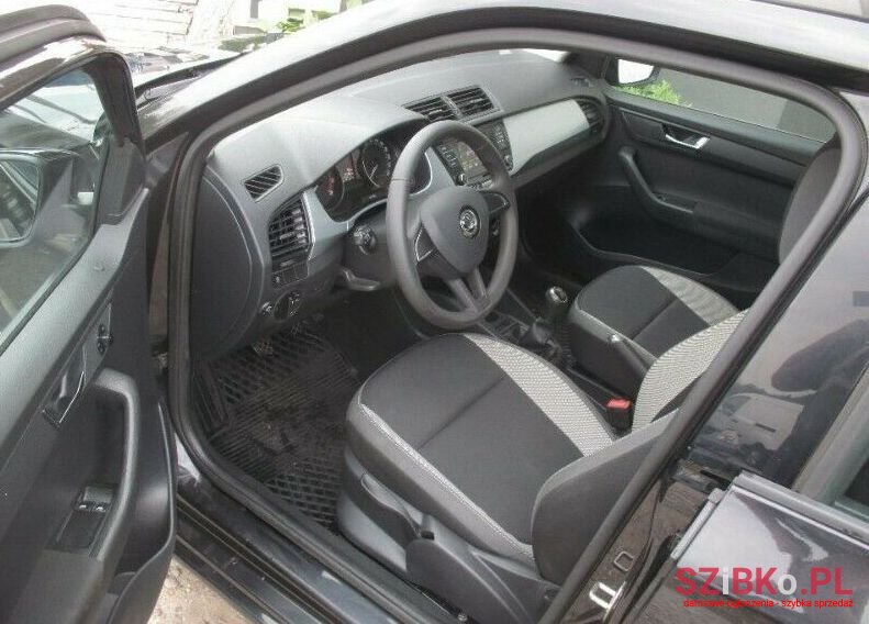 2018' Skoda Fabia photo #1