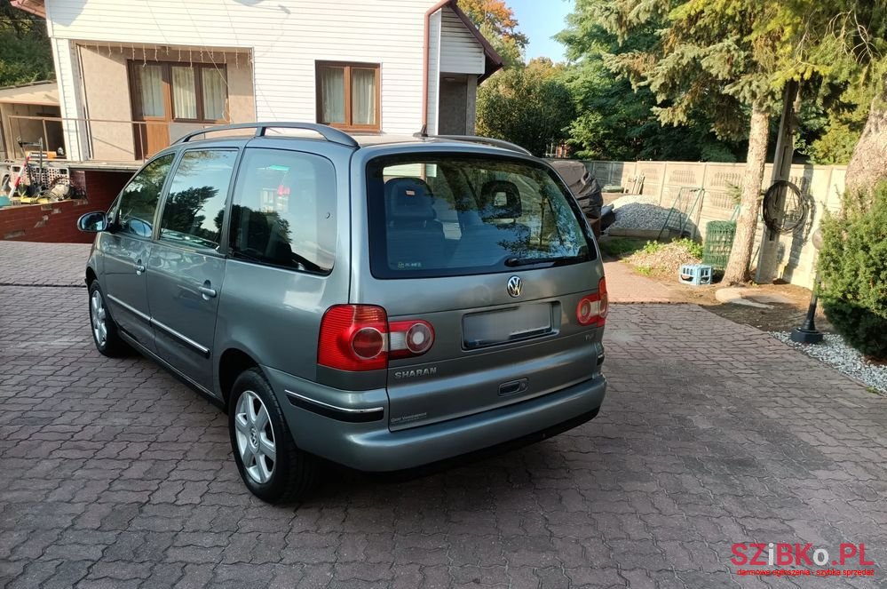 2004' Volkswagen Sharan photo #4