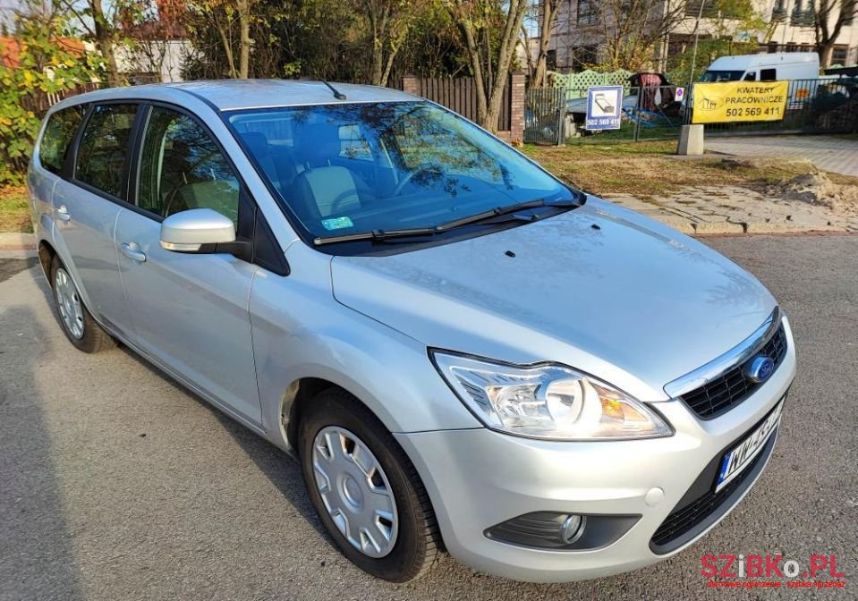 2010' Ford Focus photo #2