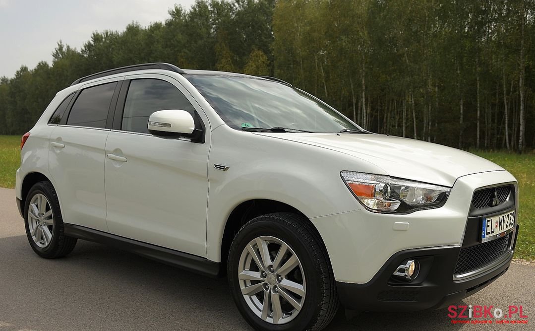 2011' Mitsubishi ASX photo #3