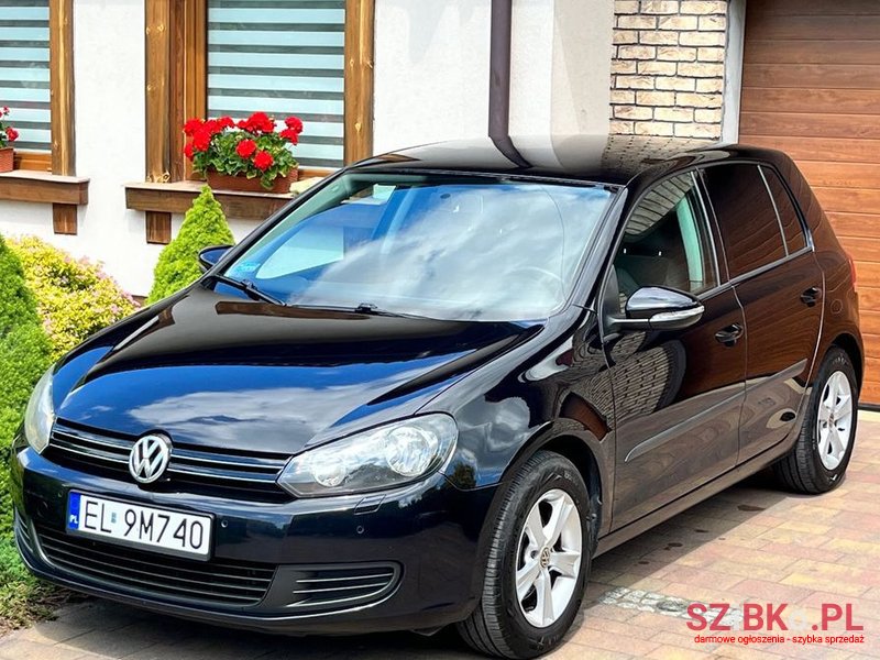 2010' Volkswagen Golf photo #1
