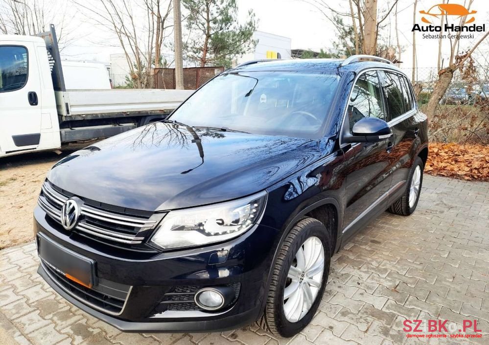 2012' Volkswagen Tiguan photo #2