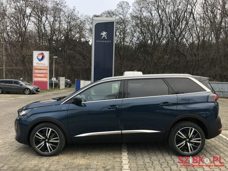 2022' Peugeot 5008 photo #1