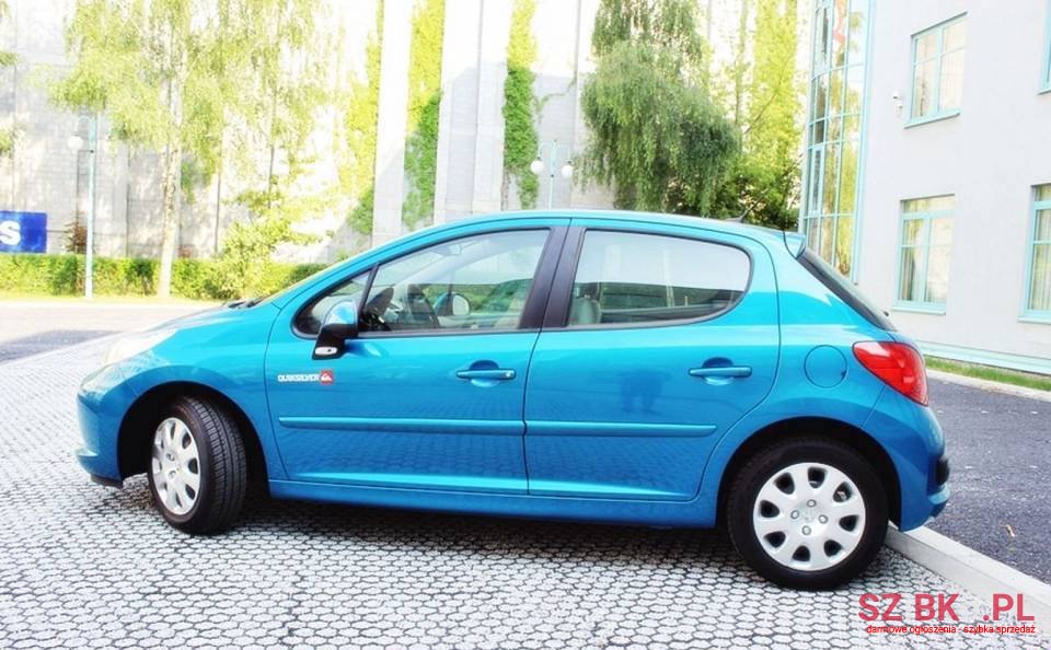 2009' Peugeot 207 photo #2